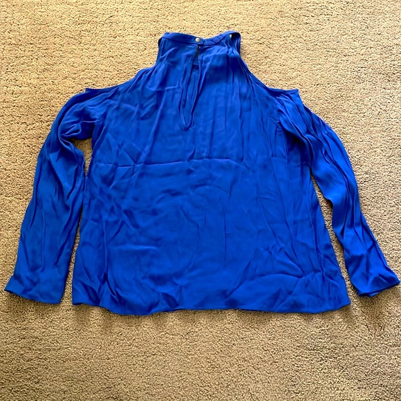 Aritzia Wilfred Free cold shoulder top - Picture 2 of 4